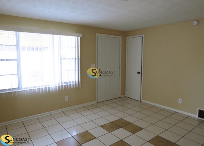 Building Photo - 454 Gano Ct