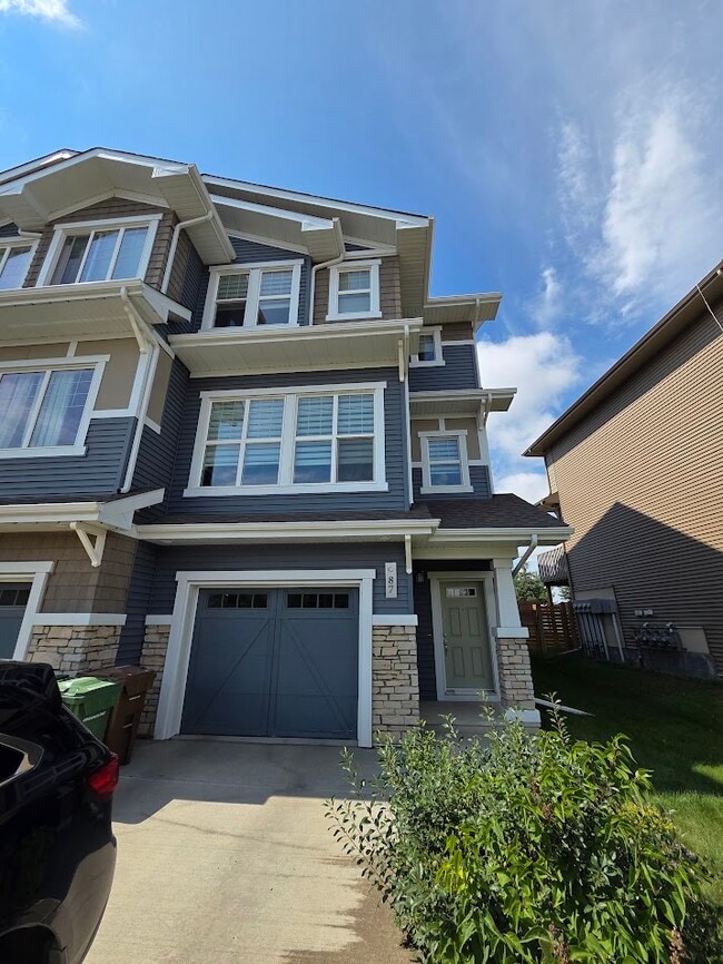 Building Photo - 87 Joyal Way
