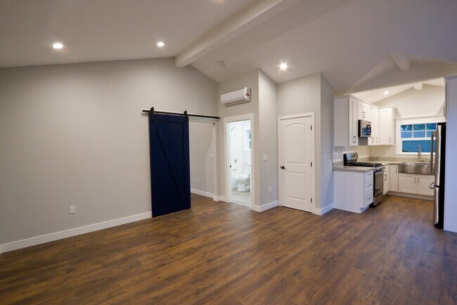 Foto del edificio - 6529 W 84th St
