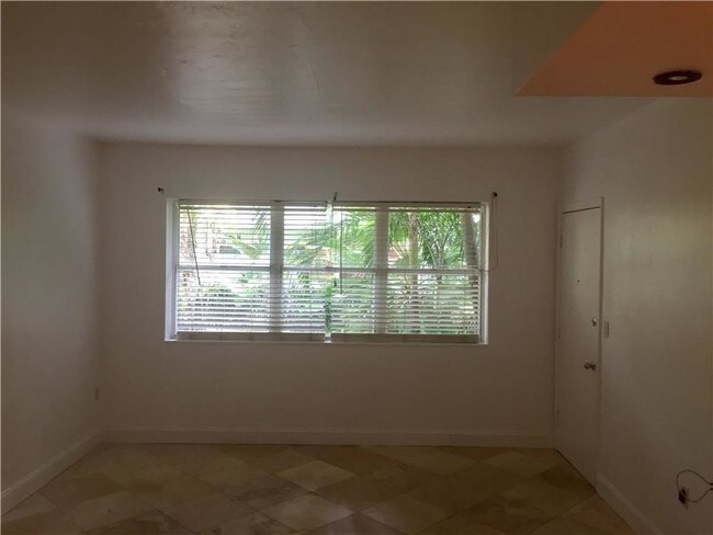 Building Photo - 1289 Marseille Dr