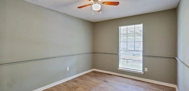 Building Photo - 2128 Thousand Oaks Dr