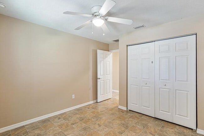 Building Photo - ADORABLE SINGLE FAMILY HOME FOR RENT