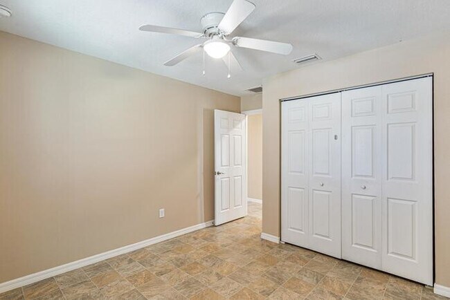 Foto del edificio - ADORABLE SINGLE FAMILY HOME FOR RENT