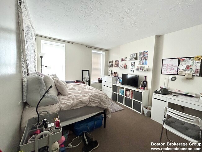 Building Photo - 90 Hammond St