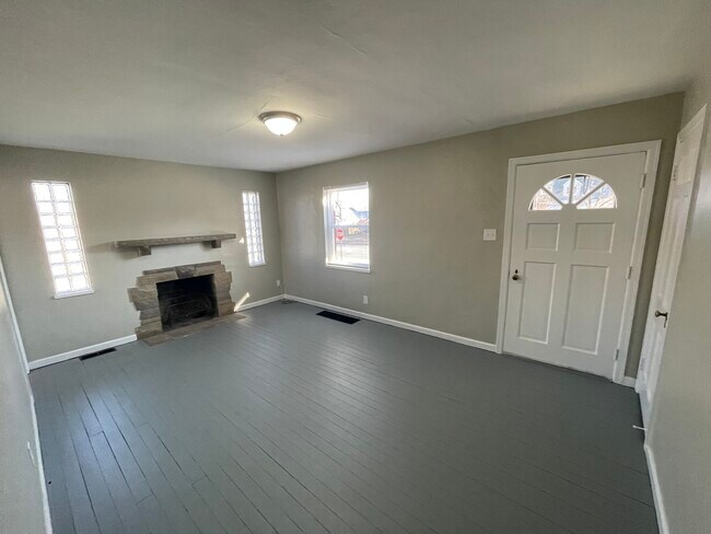 Building Photo - 2701 Shroyer Rd