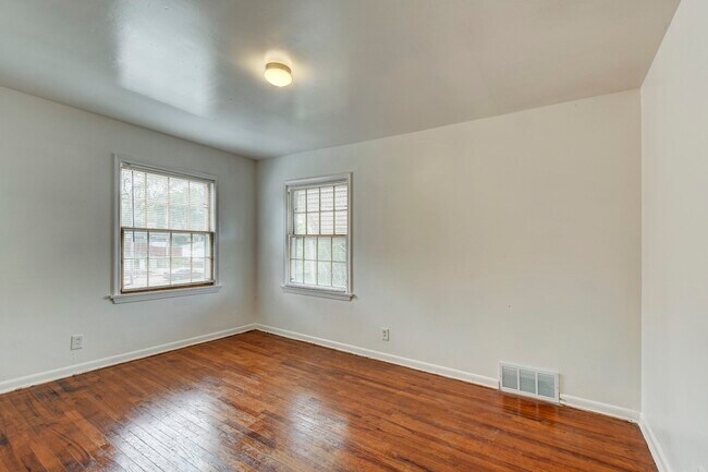 Foto del edificio - 4202 N 52nd St