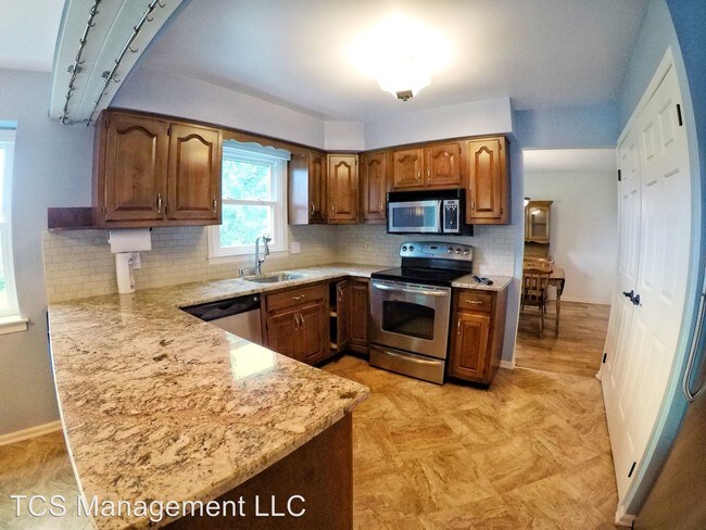 Building Photo - 4 br, 2.5 bath House - 1536 Country Club Rd.