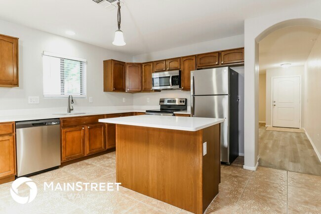 Building Photo - 2219 S 101st Dr