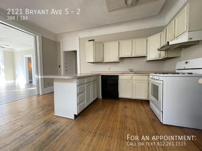 Building Photo - 2121 Bryant Ave S