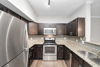 Building Photo - 3003 Memorial Ct