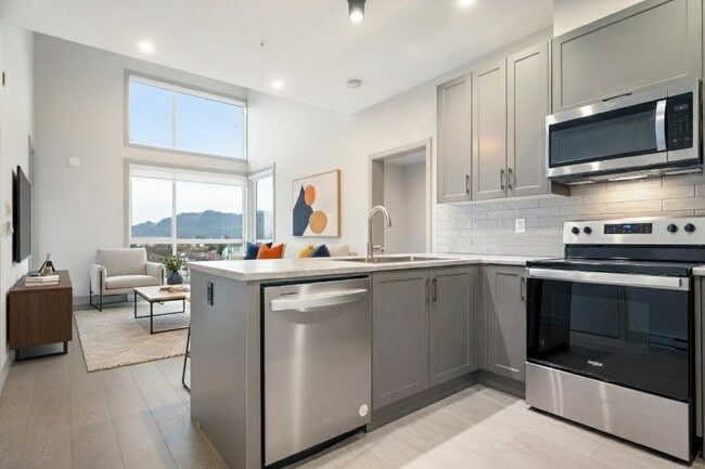 Building Photo - 45547-45547 Knight Rd