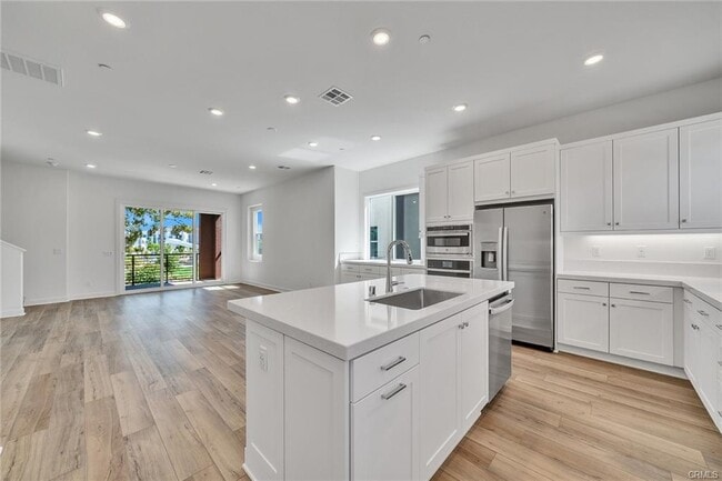 Building Photo - 129 Biome