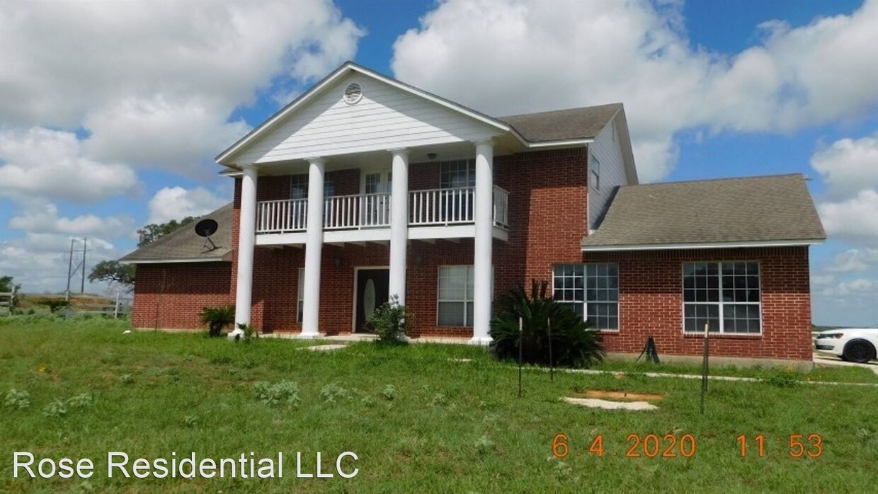 Primary Photo - 4 br, 2.5 bath House - 2985 N State Hwy 16