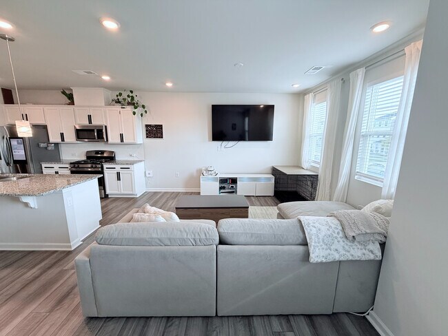 Foto del edificio - Room in Townhome on Chert Ln