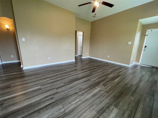 Foto del edificio - 832 Mockingbird St