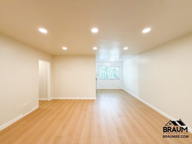 Foto del edificio - 5611 Fulcher Ave