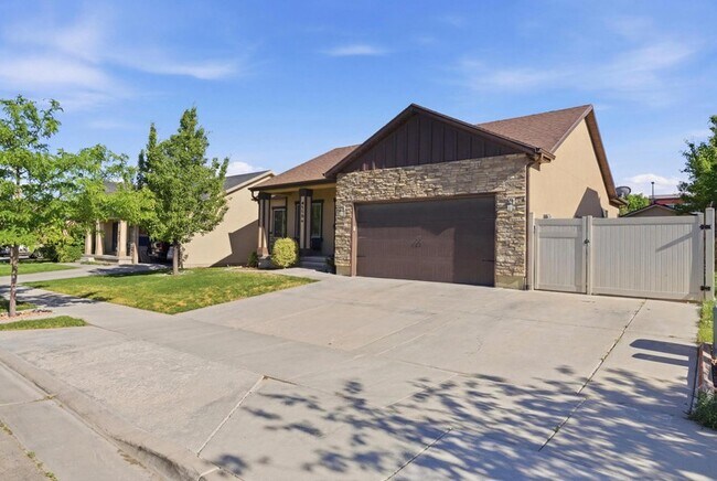 Building Photo - 4779 Plainfield Rd
