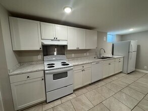 Building Photo - 506 Hicks Ave