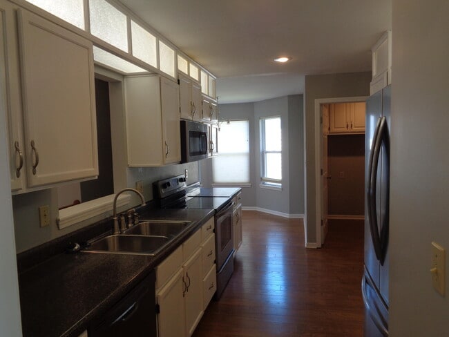 Building Photo - 3801 Blue Cedar Ln
