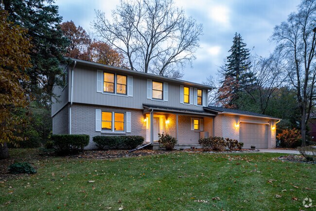 4HAB, 3BA - 2.606 ft² - 1990 Squirrel Valley Corporate and Short Term
