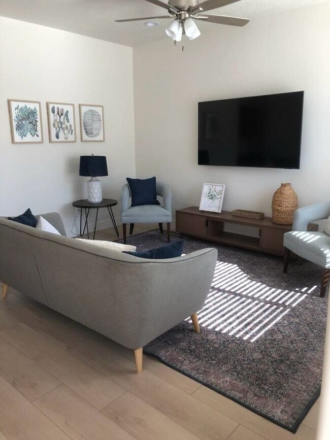 Foto del edificio - 1304 N Sage Dr