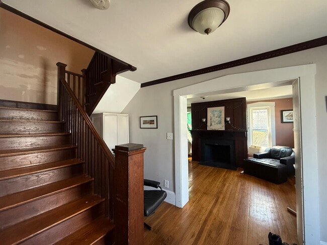 Building Photo - 20 Bellevue St