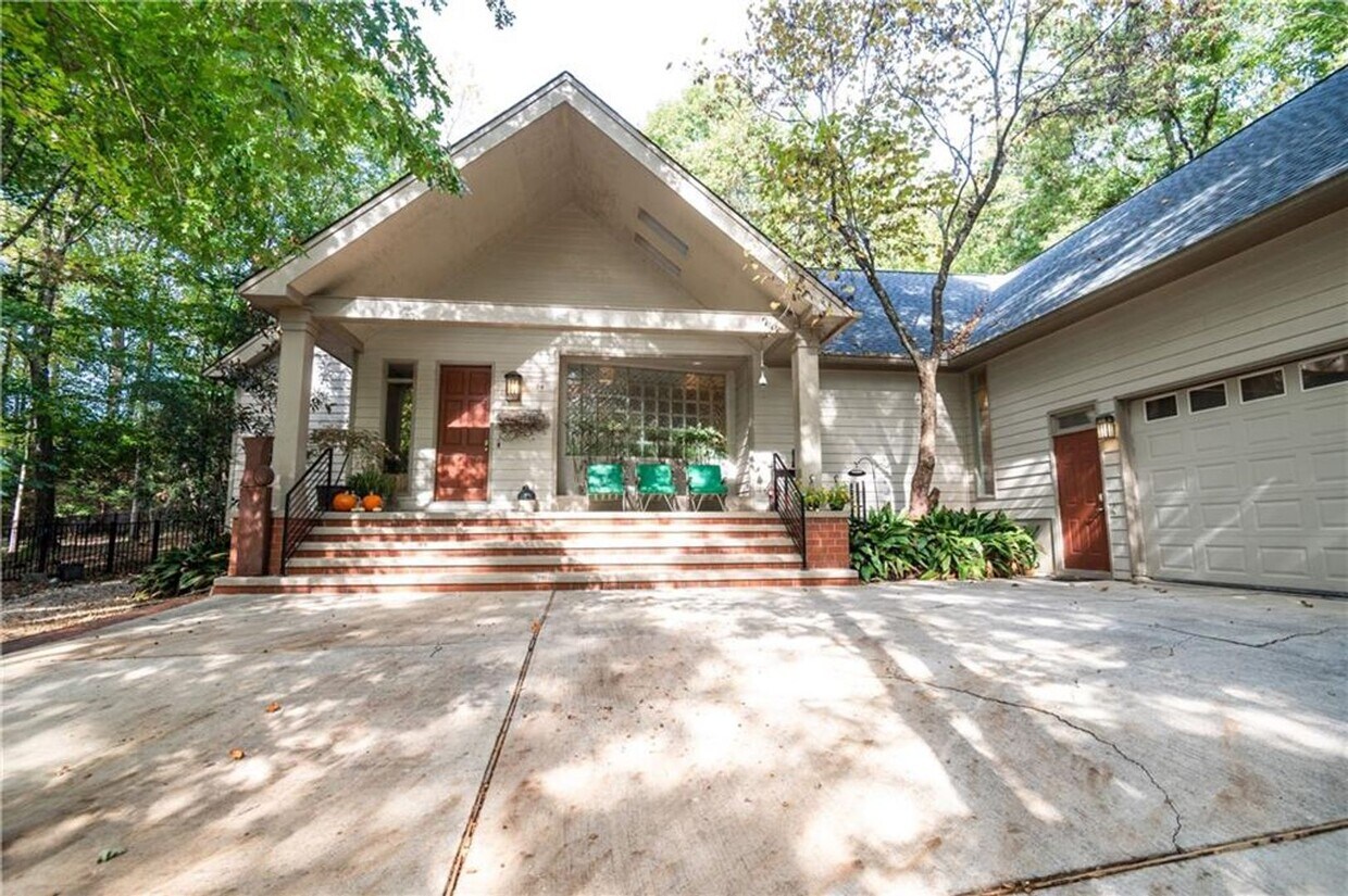 Custom Home in beautiful Moores Mill Subdi... House Rental in Auburn