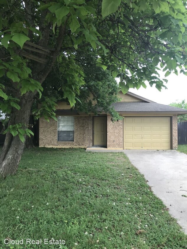 Primary Photo - 3 br, 2 bath House - 2210 CAROUSEL DRIVE