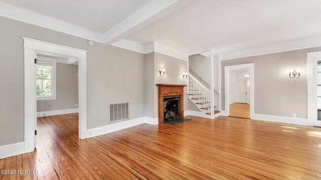Foto del edificio - 405 E Vermont Ave