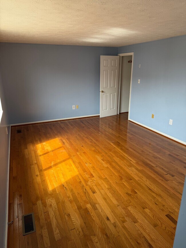 Building Photo - 1 Leatherwood Ct