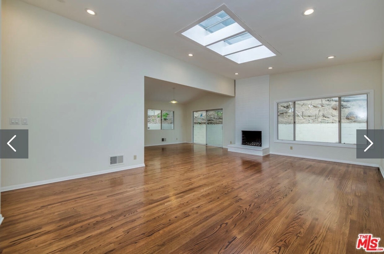 2414 Benedict Canyon Drive, Beverly Hills, CA 90210 House Rental in