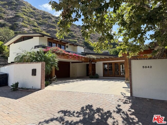 Building Photo - 5942 Paseo Cyn Dr
