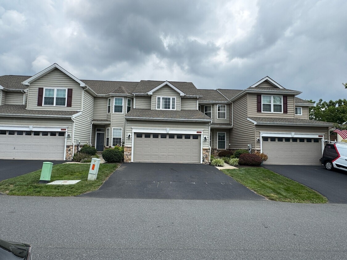 Foto principal - 1413 Lexington Way