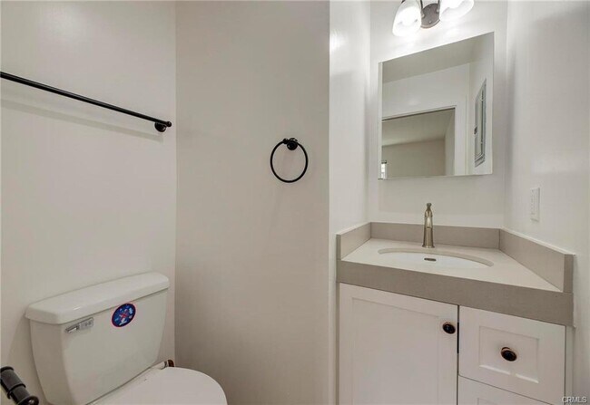 Foto del edificio - 640 Manhattan Beach Boulevard Apt ##5, Man...