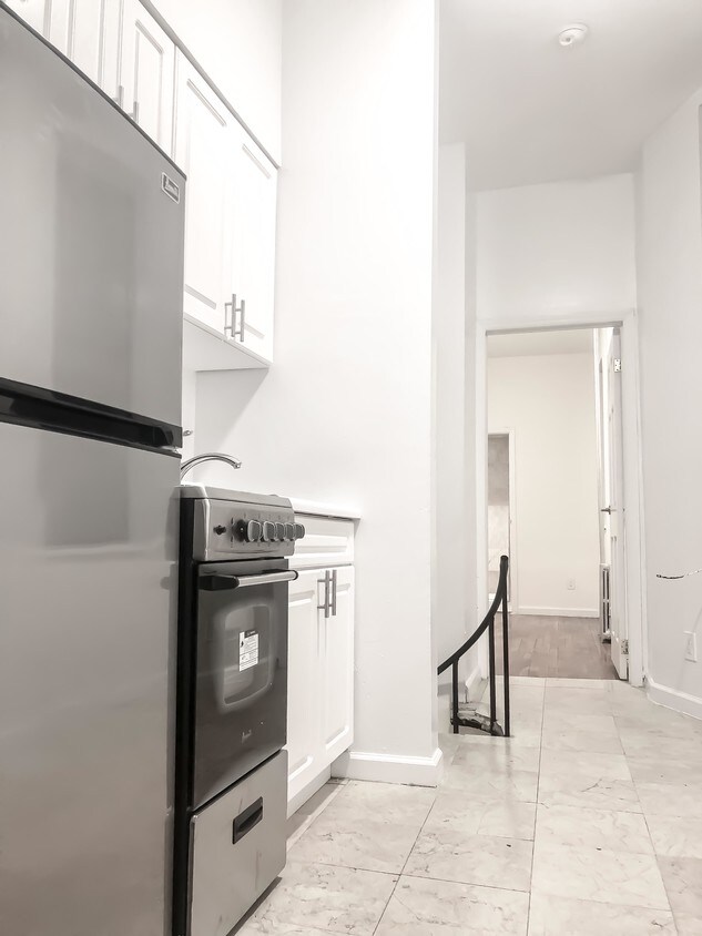 Foto principal - 3 bedroom in New York NY 10003