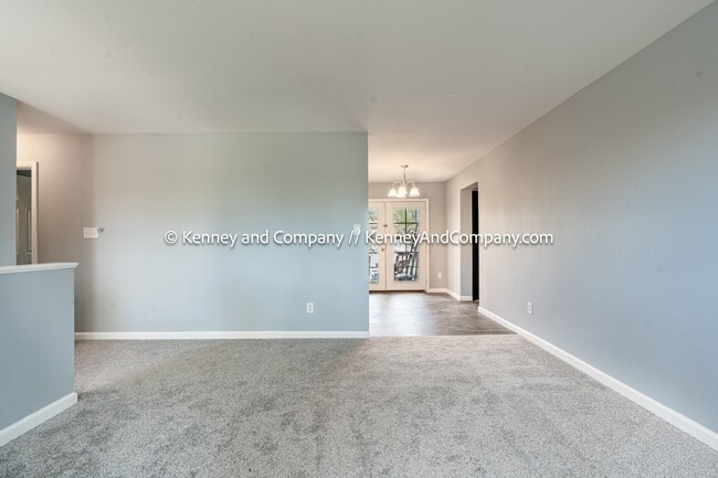 Building Photo - 1421 Querida Dr