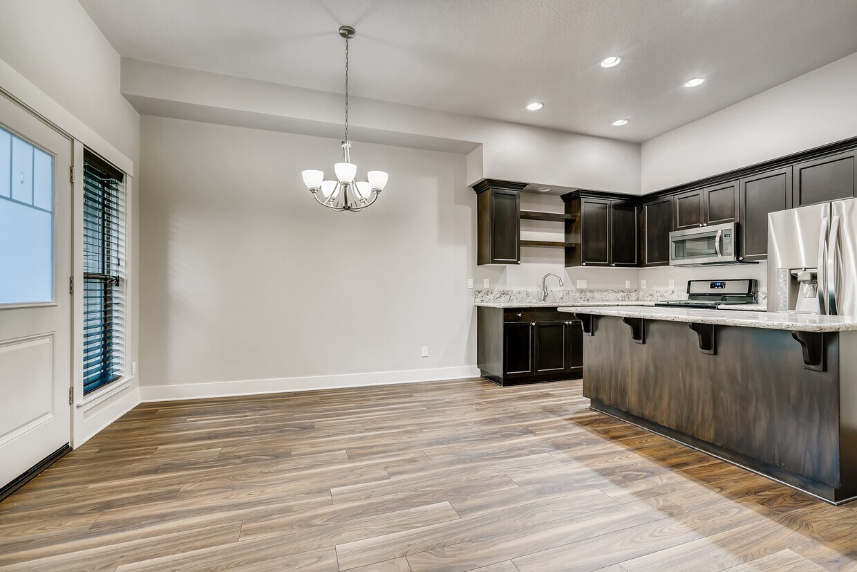 dinning area - 15414 SE Eckert Ln