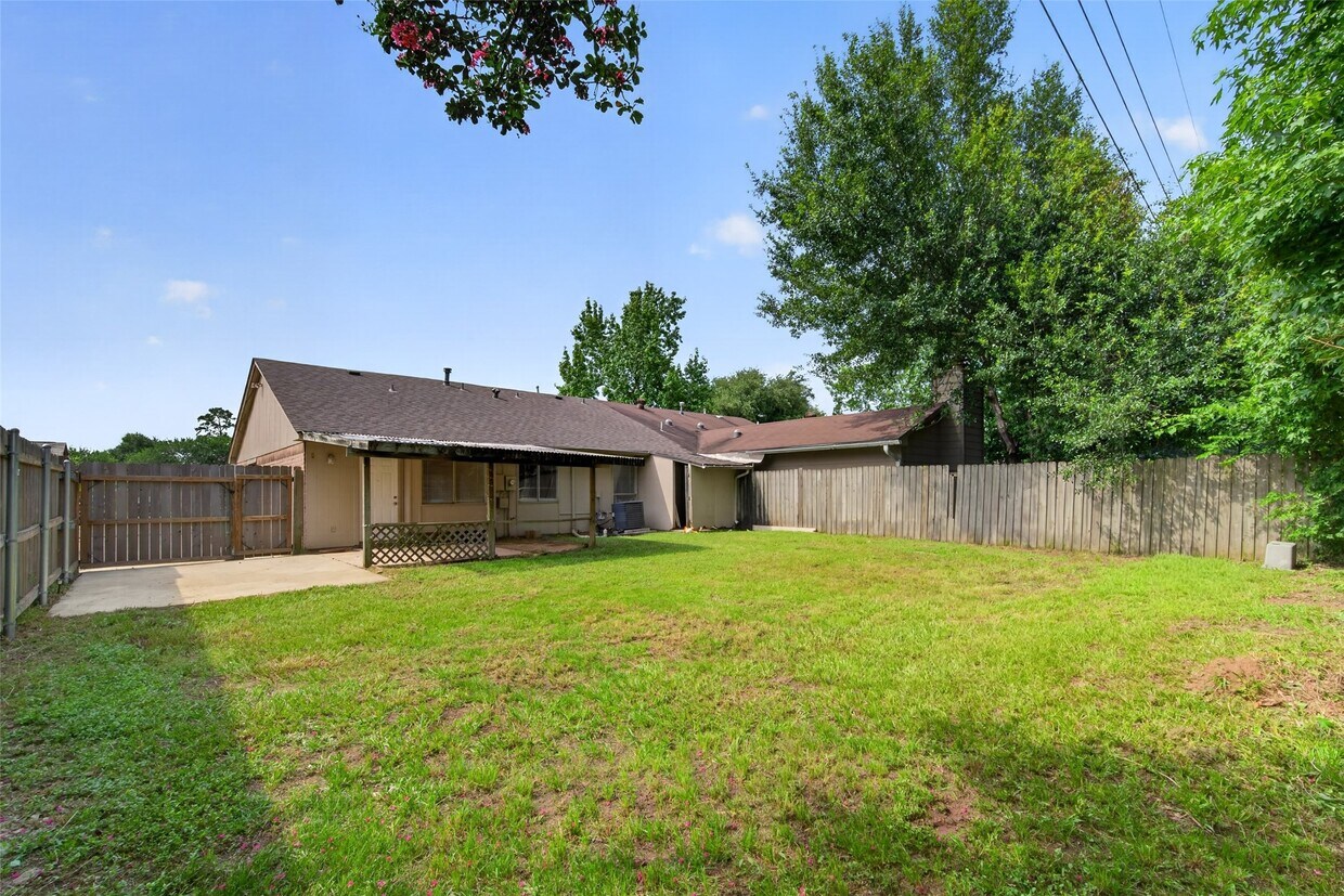 Foto del edificio - 2403 Autumn Springs Ln