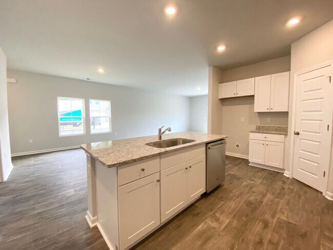 Building Photo - LIKE NEW home in a new subdivision!