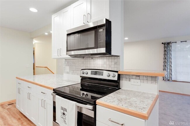 Foto del edificio - Cozy Duplex Home On Quiet Road in Kent a Must See!