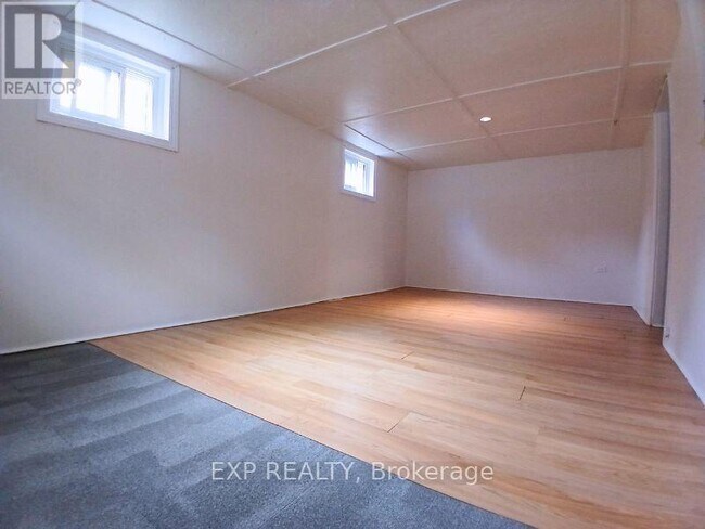 Photo du bâtiment - 861 Cosburn Ave.