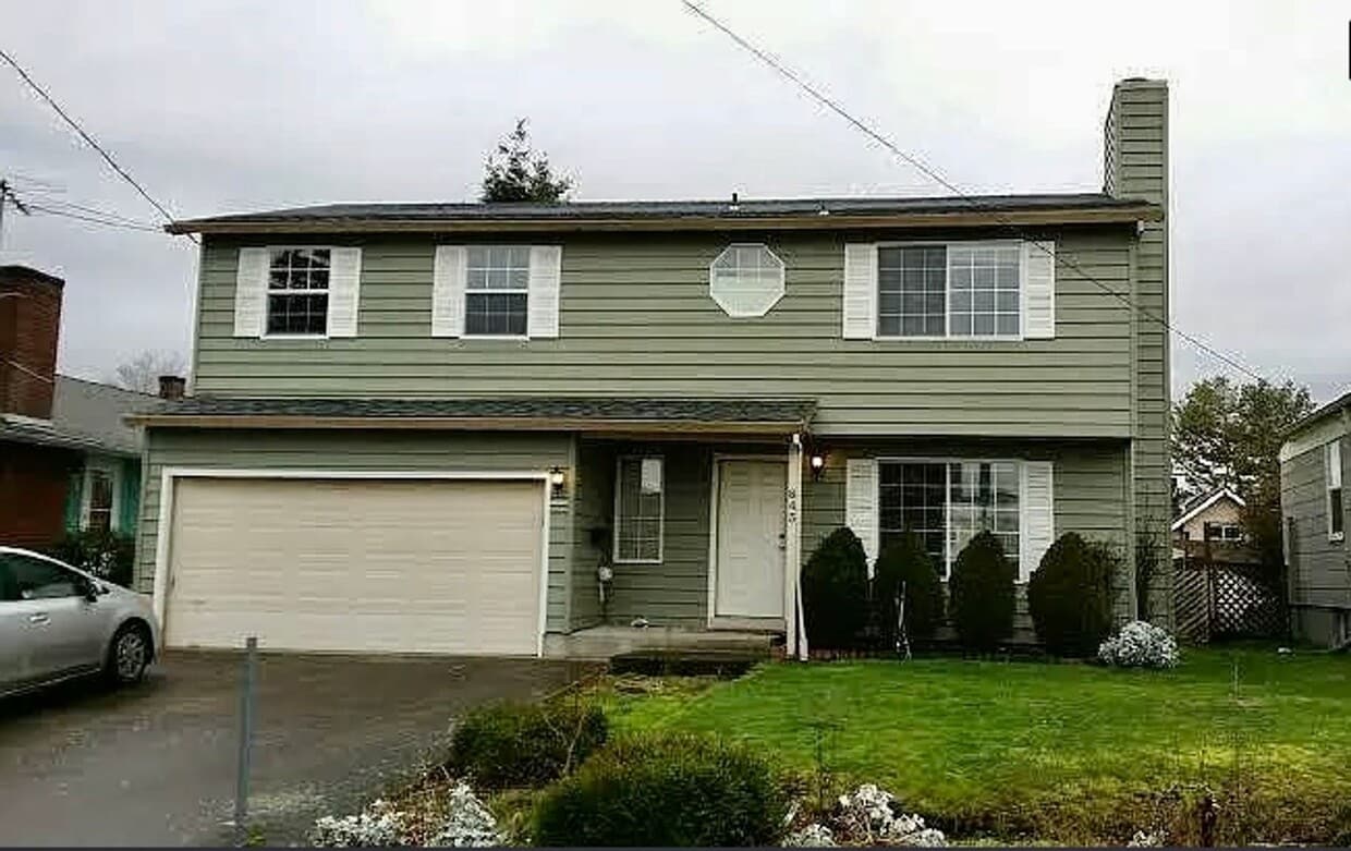 Primary Photo - Spacious 4 Bedroom Home in the Sought After Rose City Park Neighborhood Just a 1/2 Mile From Prov...