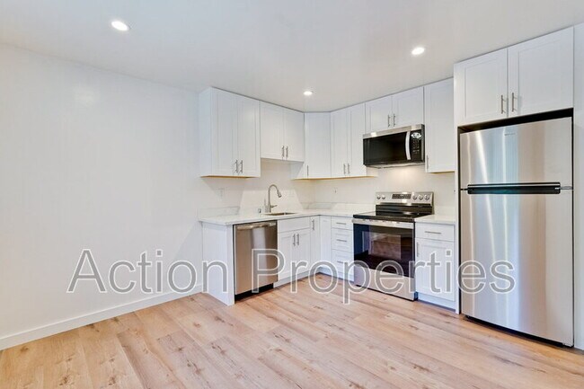 Building Photo - 2186 Carlmont Dr