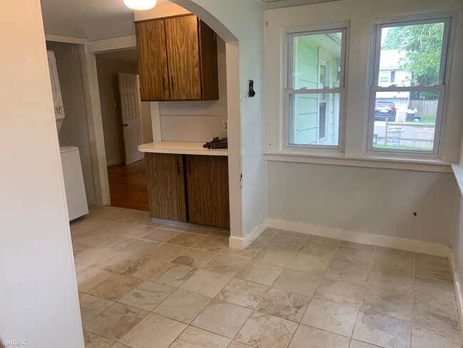 Building Photo - 1 br, 1 bath House - 70 Stevens St