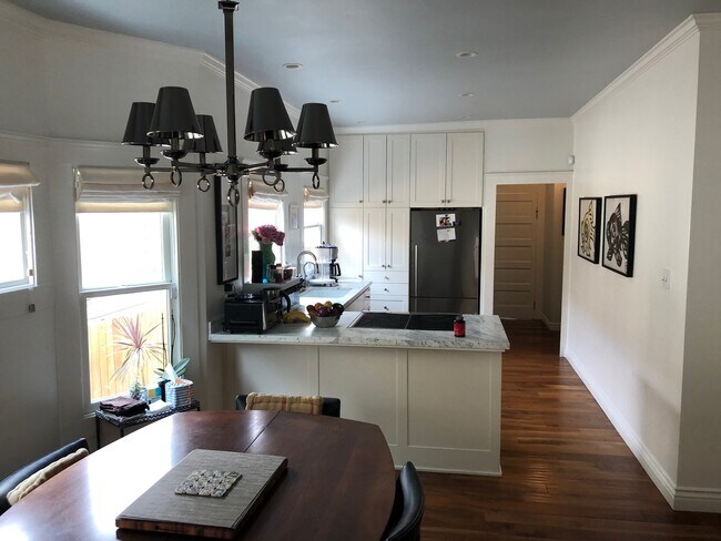 Cocina principal - 154 Fraser Ave