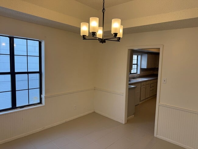 Foto del edificio - 607 Tenny Ave