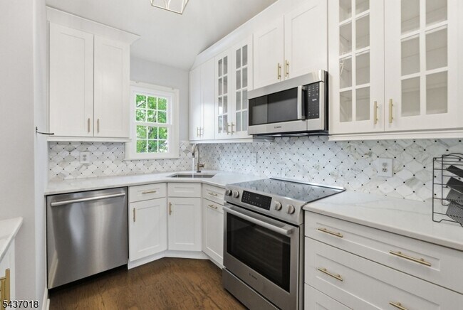 Foto del edificio - 130 Smithfield Ct