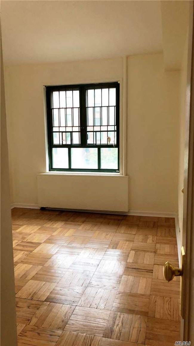 Building Photo - 1675 Metropolitan Ave