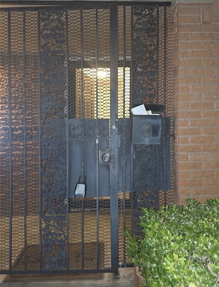 Building Photo - 648 Penguin Dr