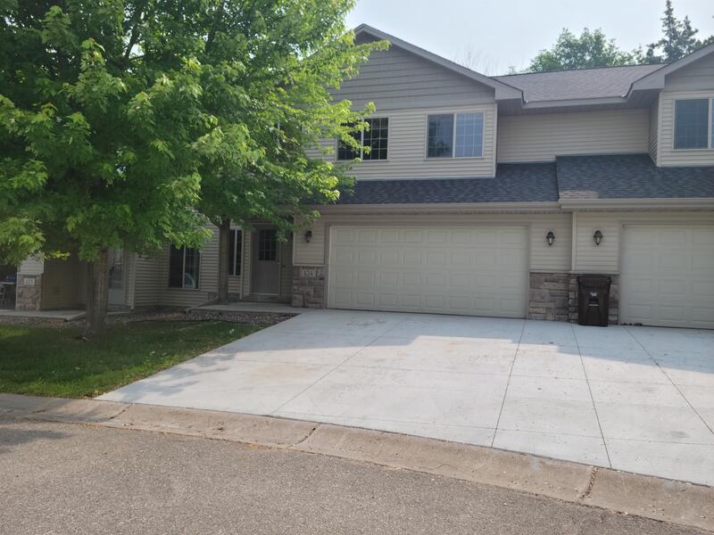 Foto principal - 424 Cedar Pl